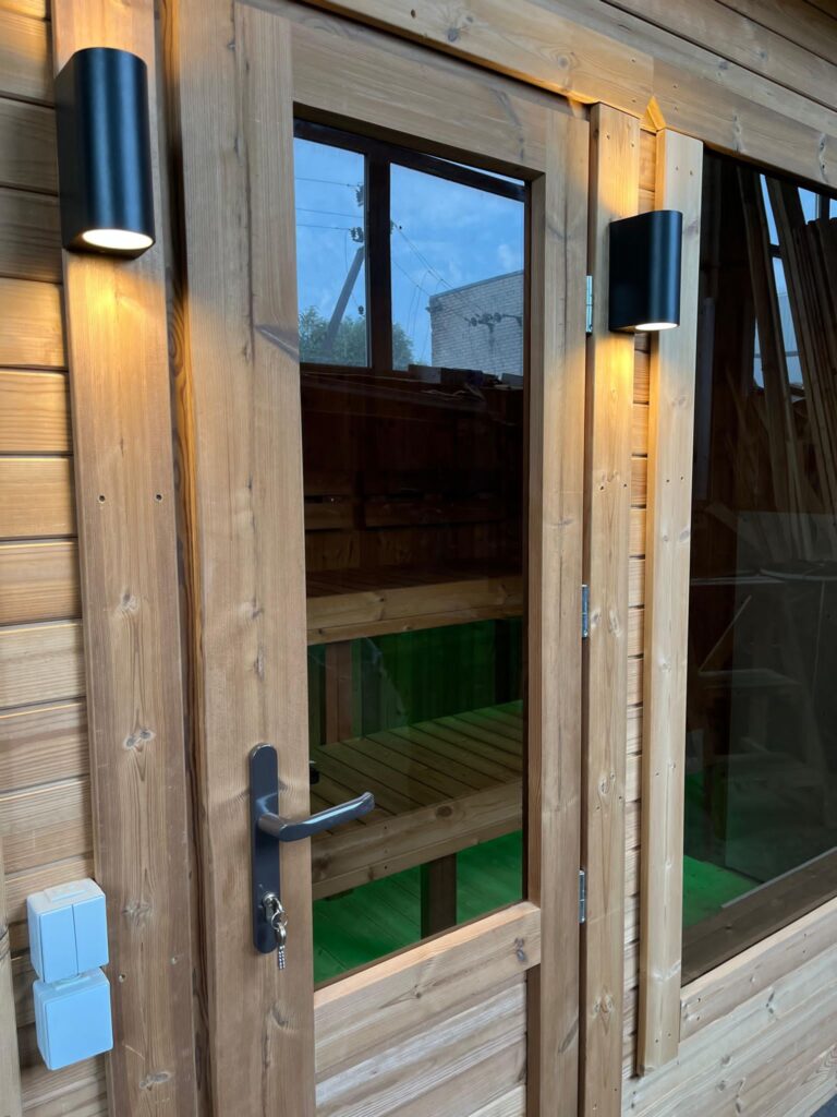 L Box termo with LED 1