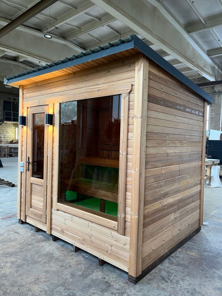 L Box termo with LED 6